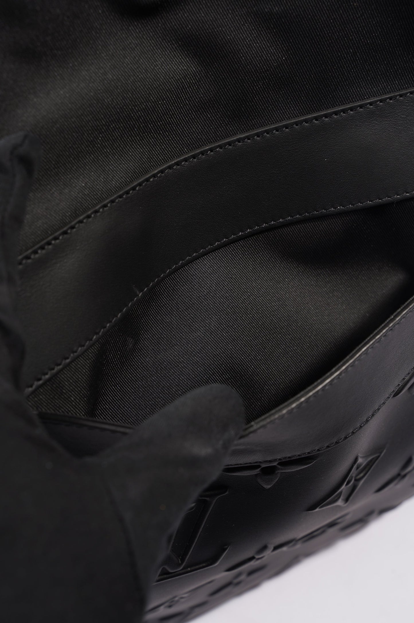 Louis Vuitton Womens Steamer Tote Black