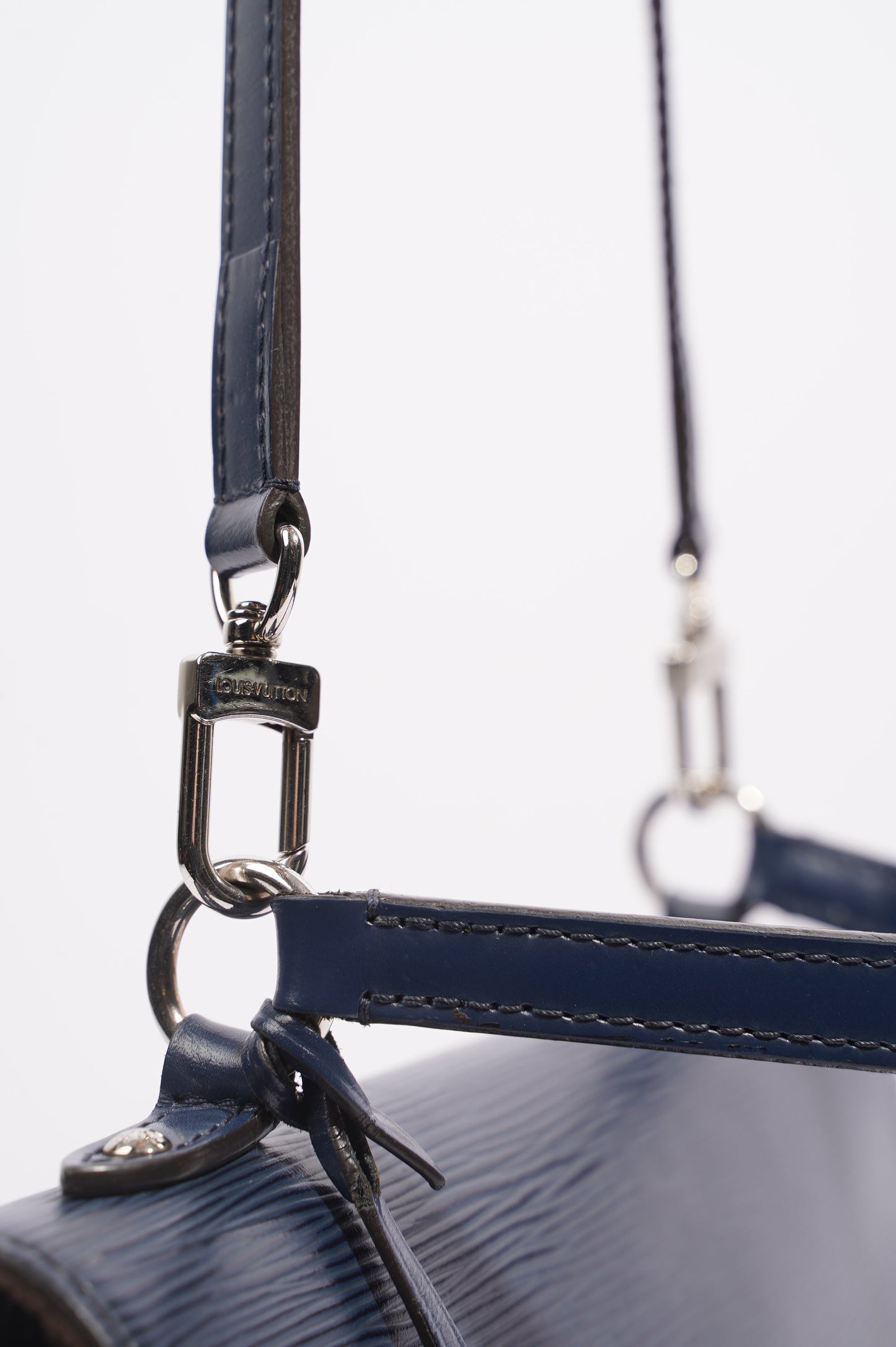 Louis Vuitton Womens Cluny Bag Indigo Epi Leather MM