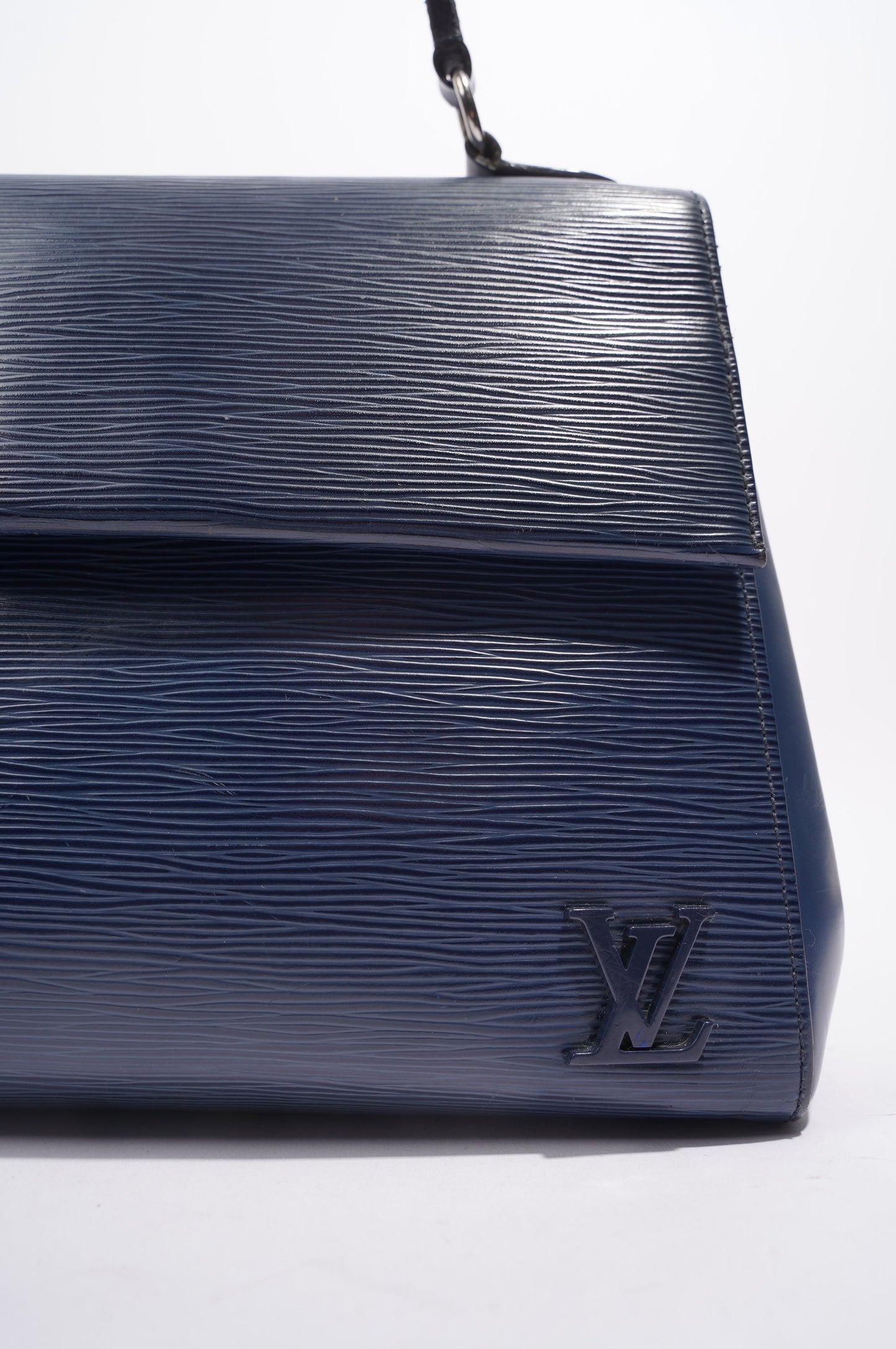 Louis Vuitton Womens Cluny Bag Indigo Epi Leather MM