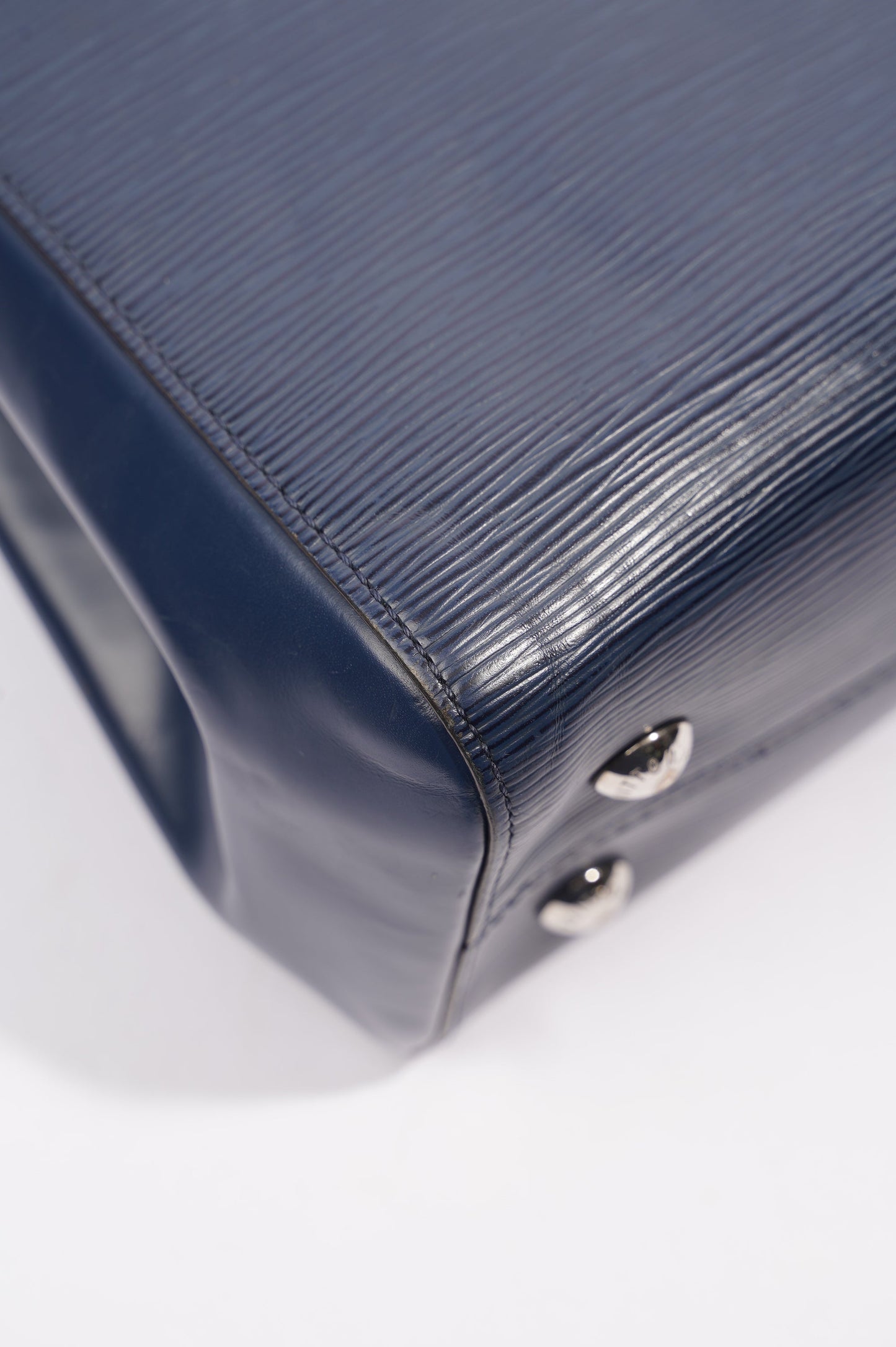 Louis Vuitton Womens Cluny Bag Indigo Epi Leather MM