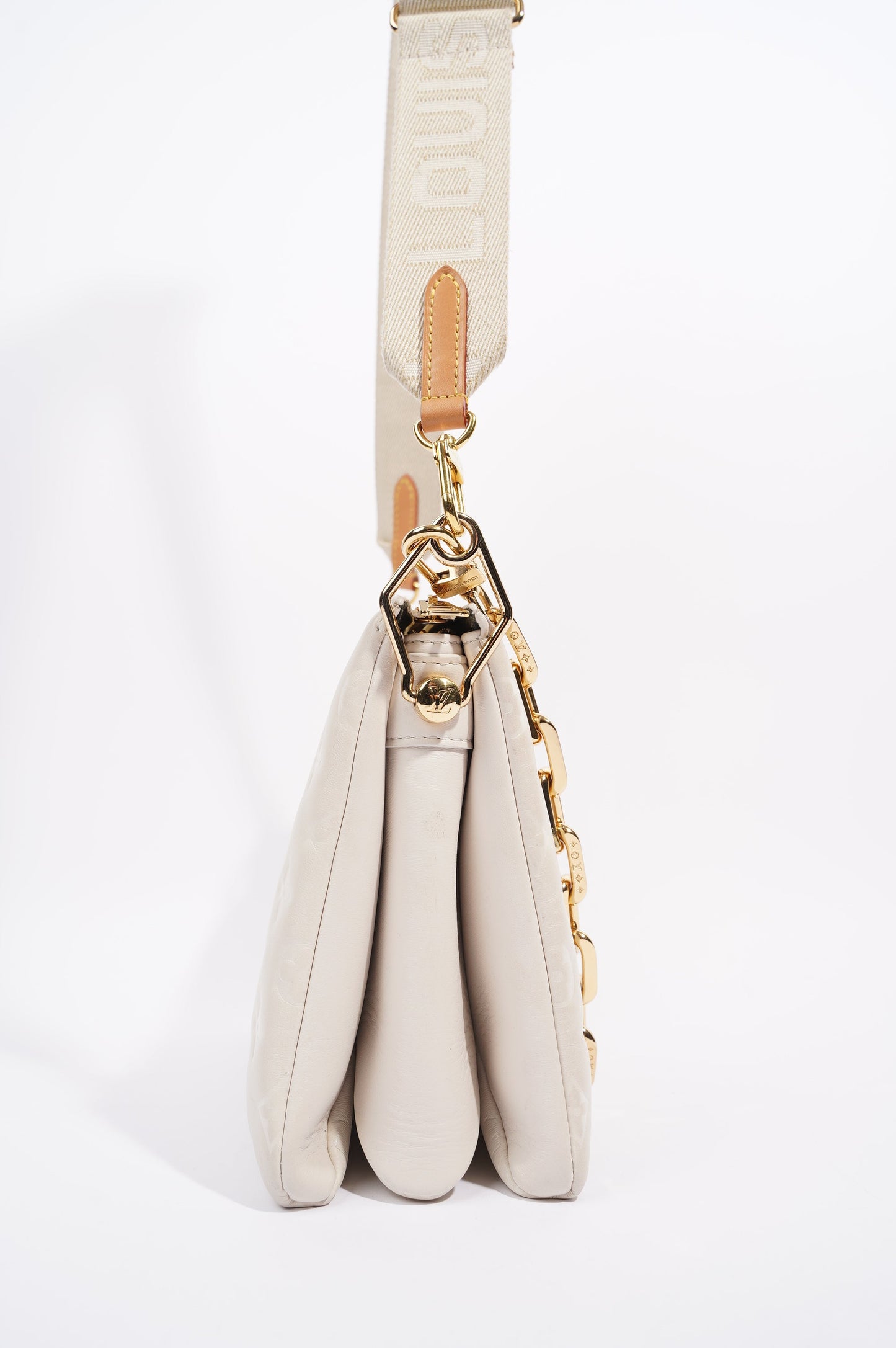 Louis Vuitton Womens Coussin Cream PM