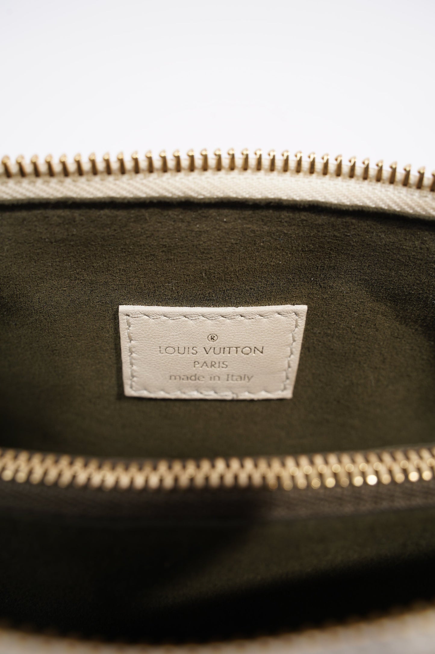 Louis Vuitton Womens Coussin Cream PM