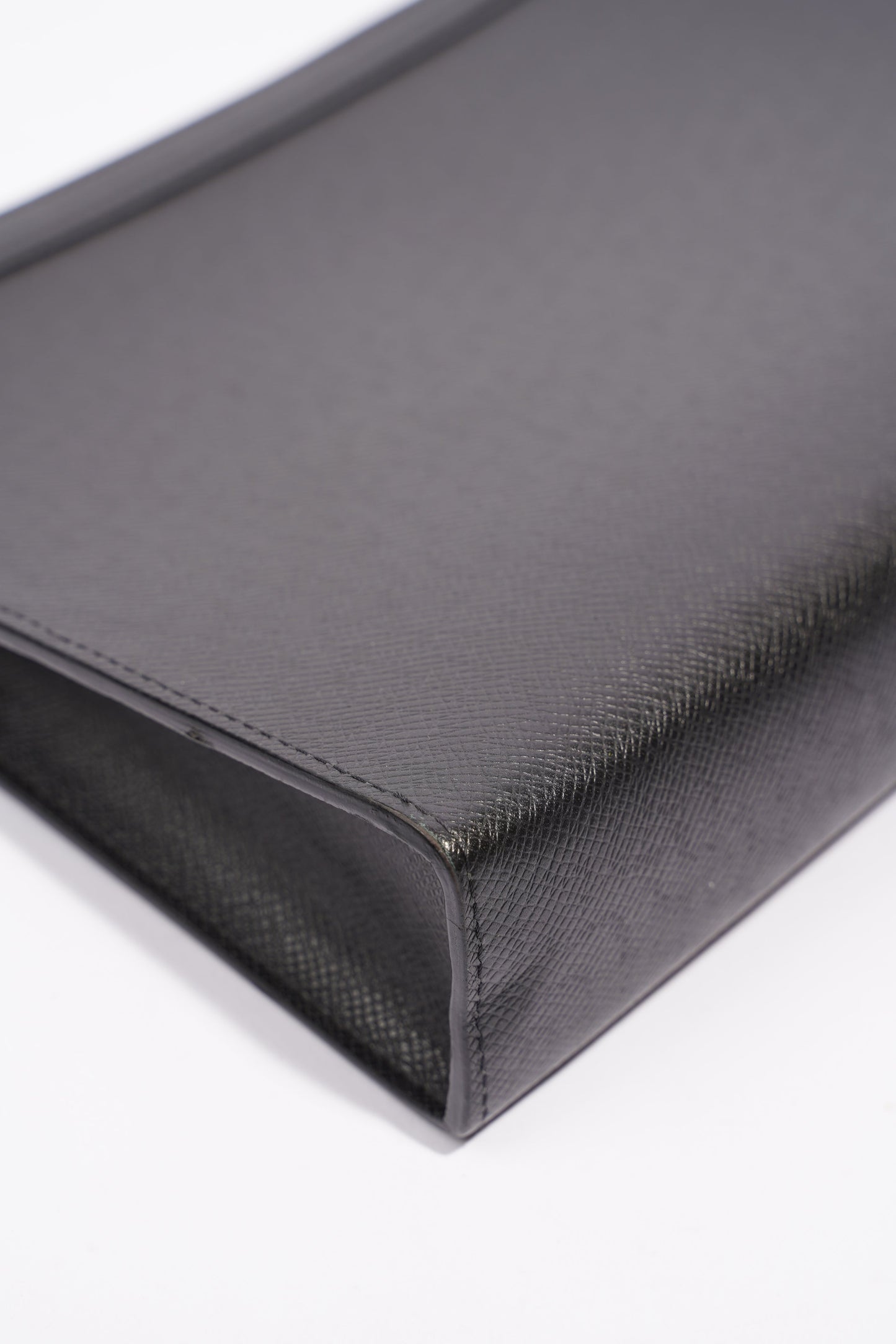 Louis Vuitton Mens Pochette Voyage Black MM