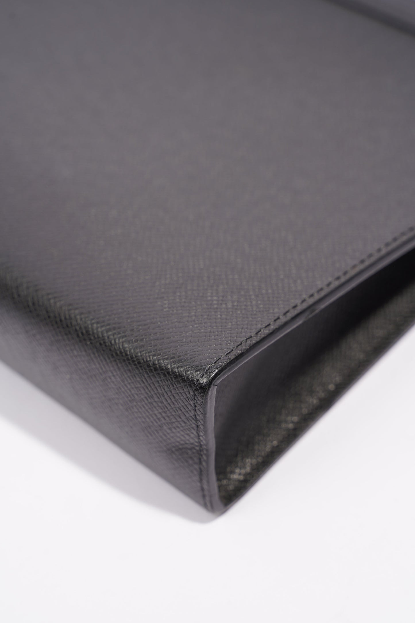 Louis Vuitton Mens Pochette Voyage Black MM