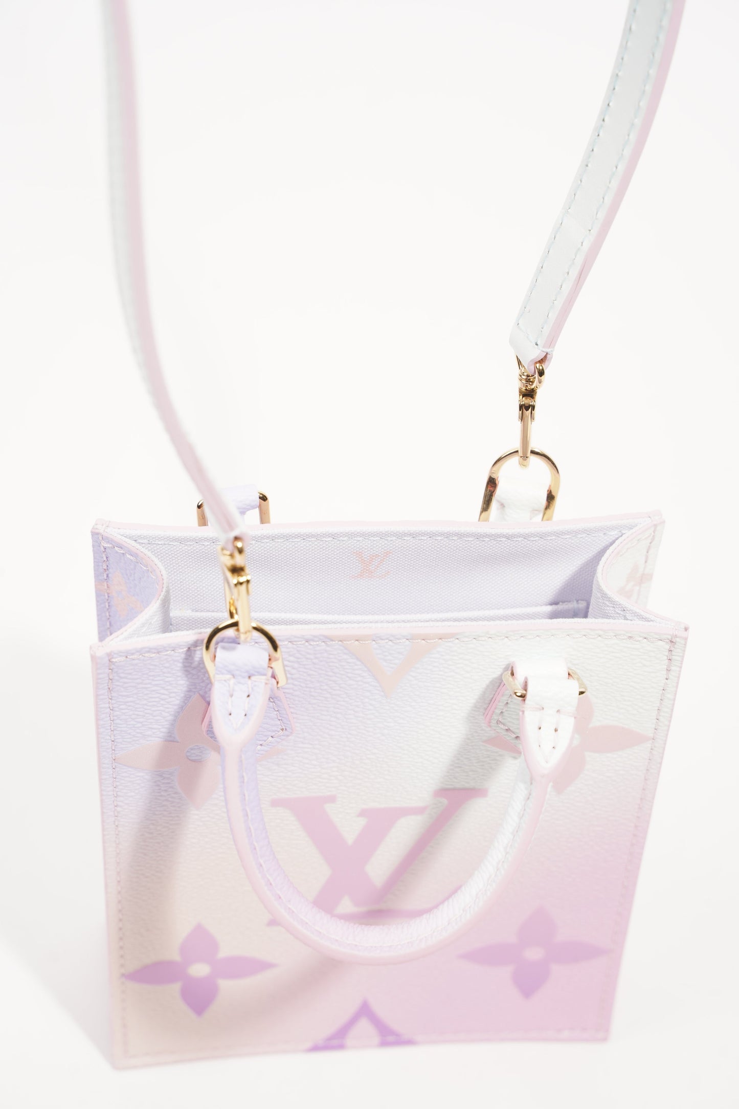 Louis Vuitton Womens Petit Sac Plat