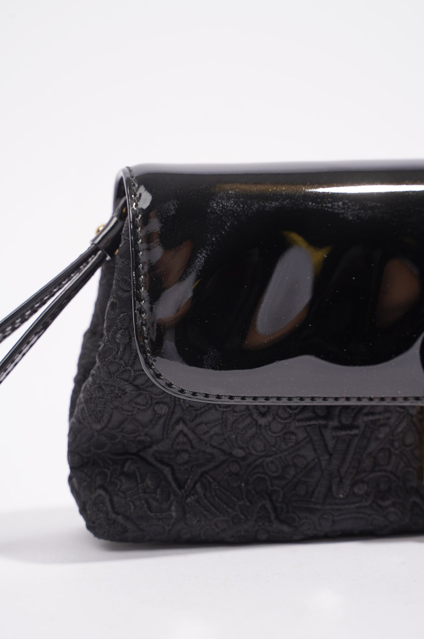 Louis Vuitton Womens Vintage Patent Clutch Black