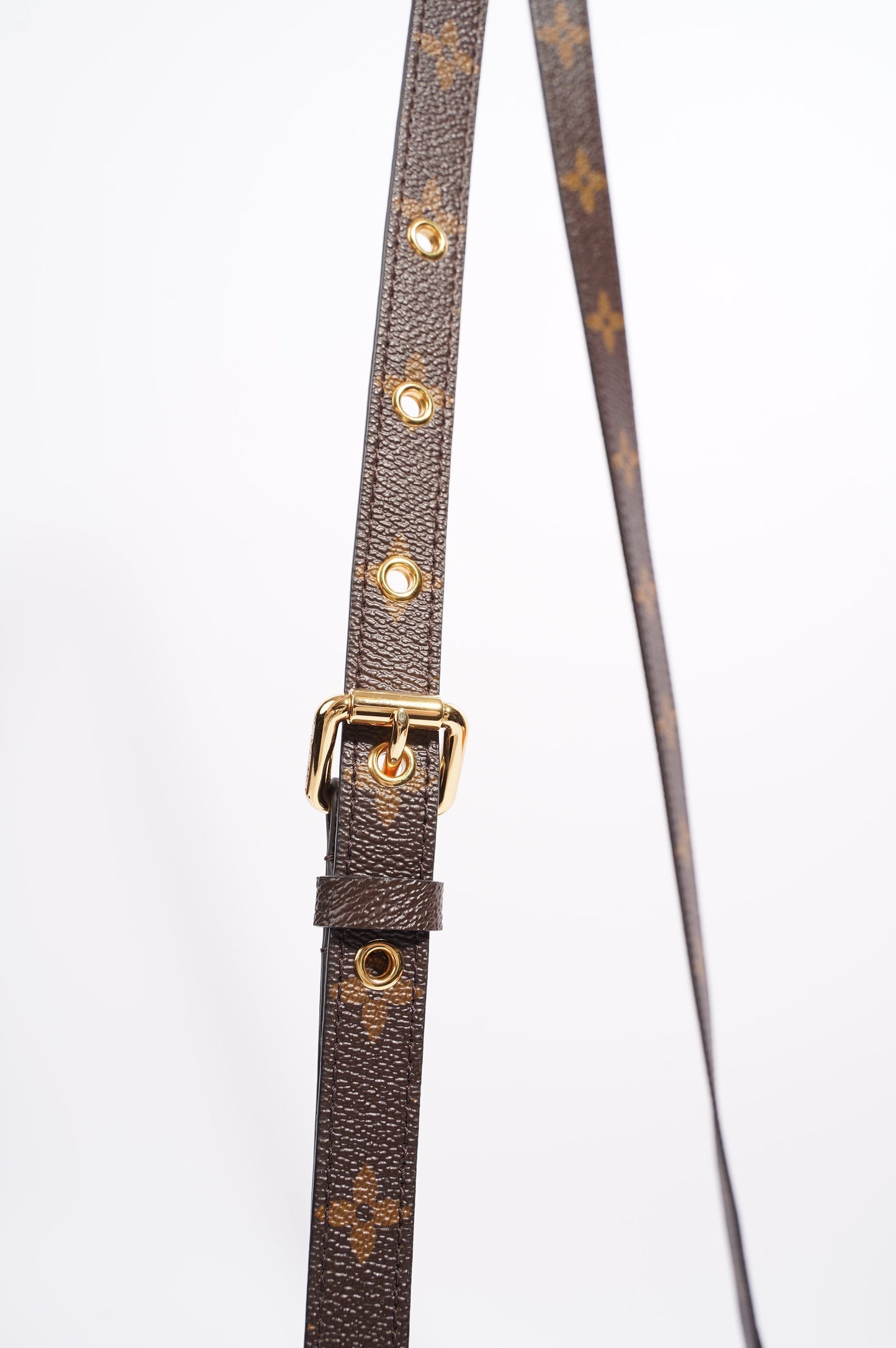 Louis Vuitton Womens Pochette Metis Monogram Canvas