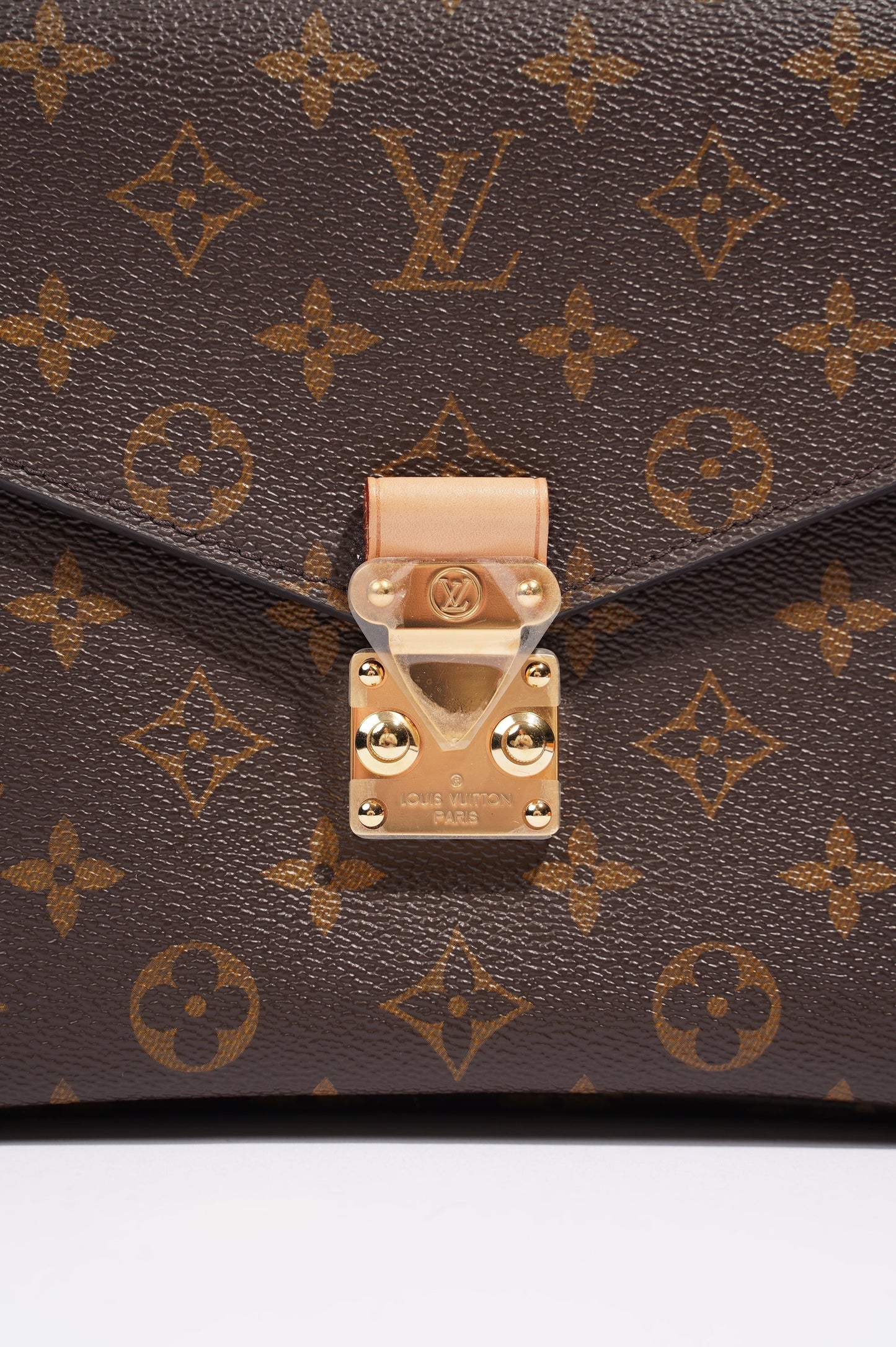 Louis Vuitton Womens Pochette Metis Monogram Canvas
