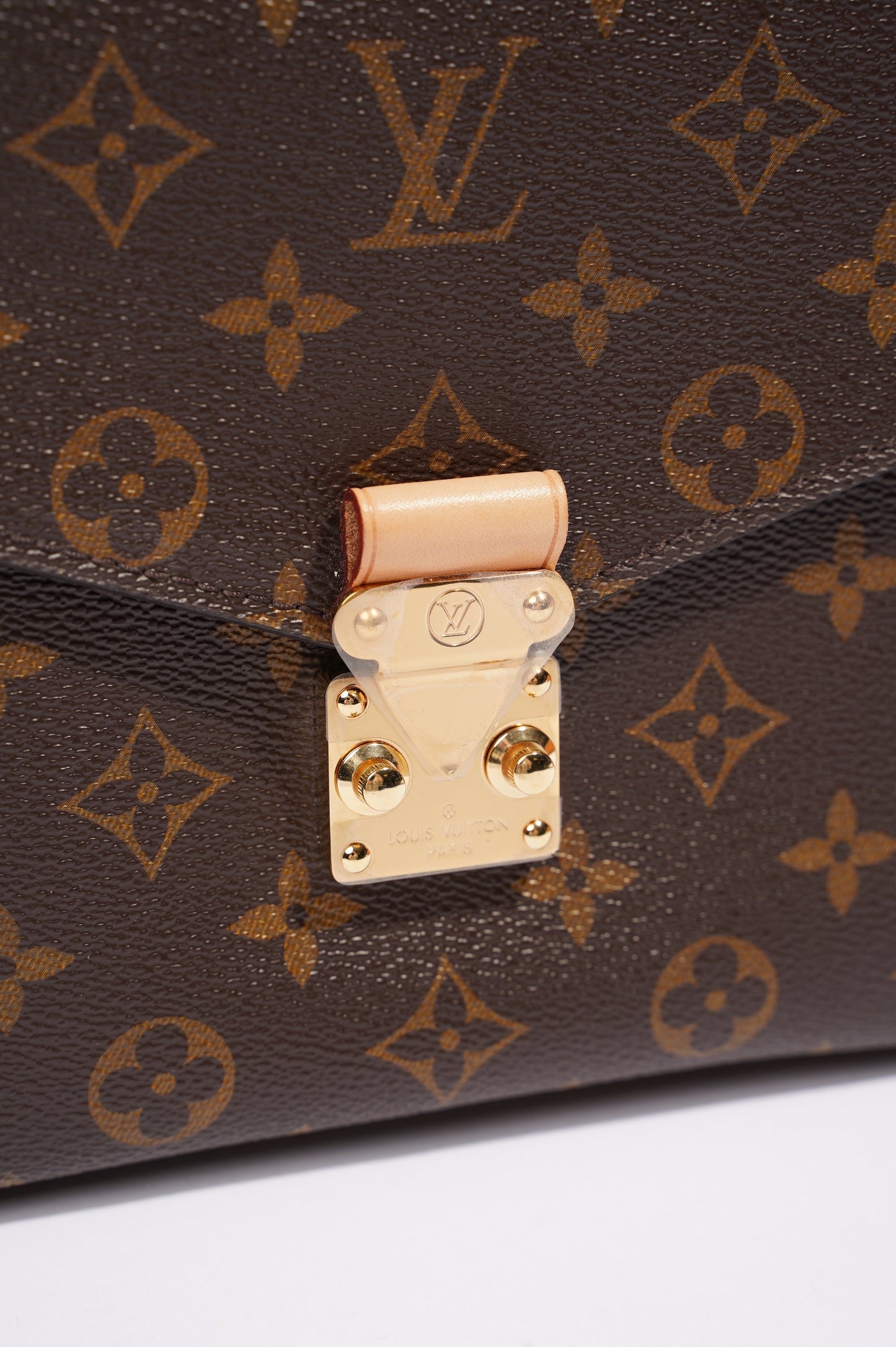Louis Vuitton Womens Pochette Metis Monogram Canvas