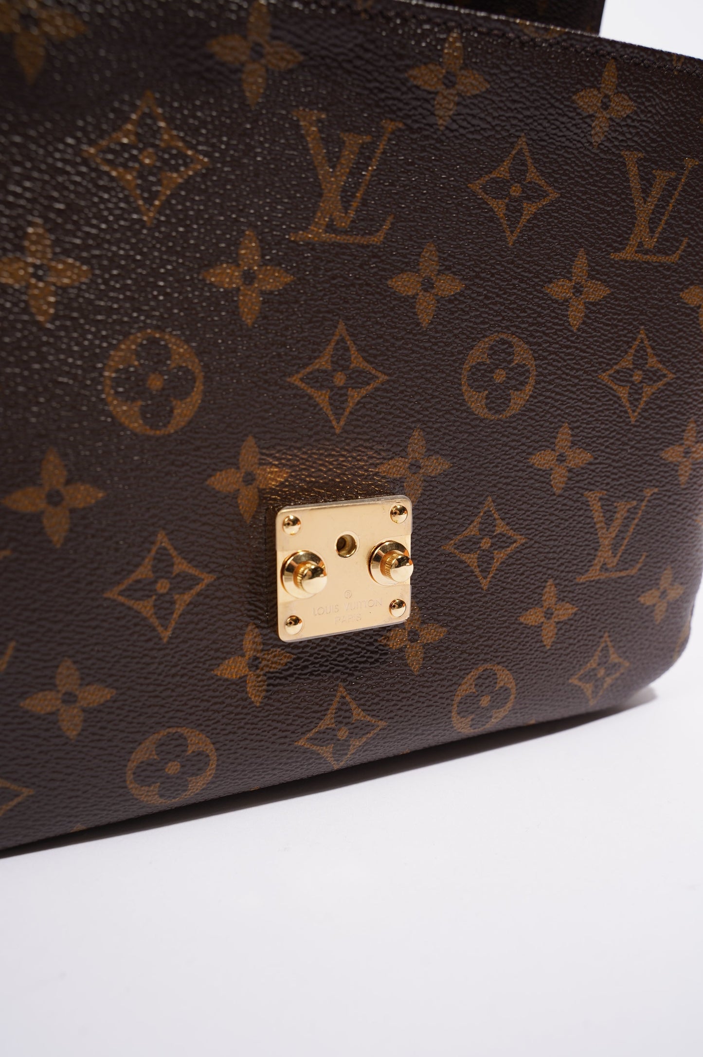 Louis Vuitton Womens Pochette Metis Monogram Canvas