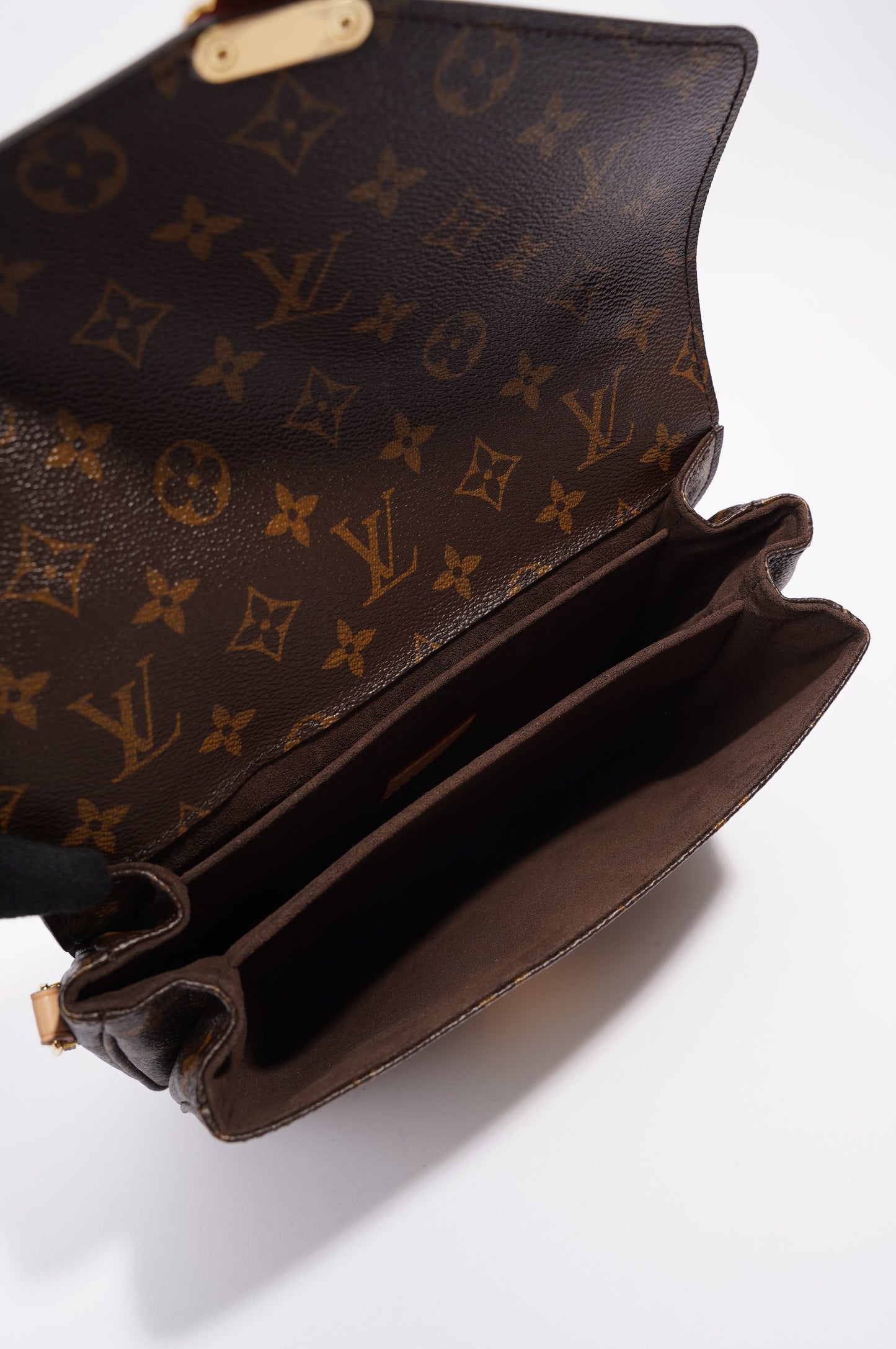 Louis Vuitton Womens Pochette Metis Monogram Canvas
