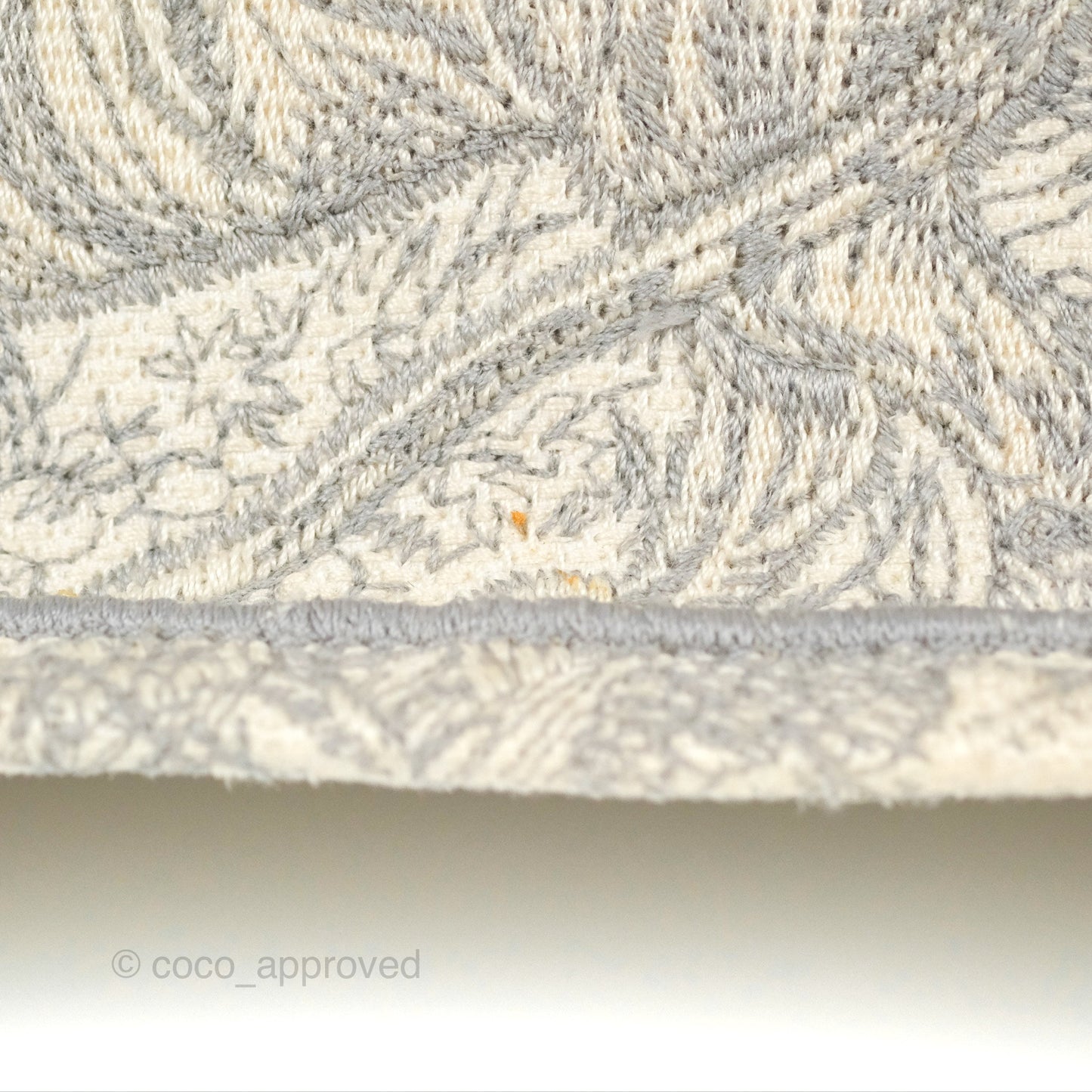 Christian Dior Medium (Old Small) Embroidered Toile De Jouy Light Grey Canvas Book Tote