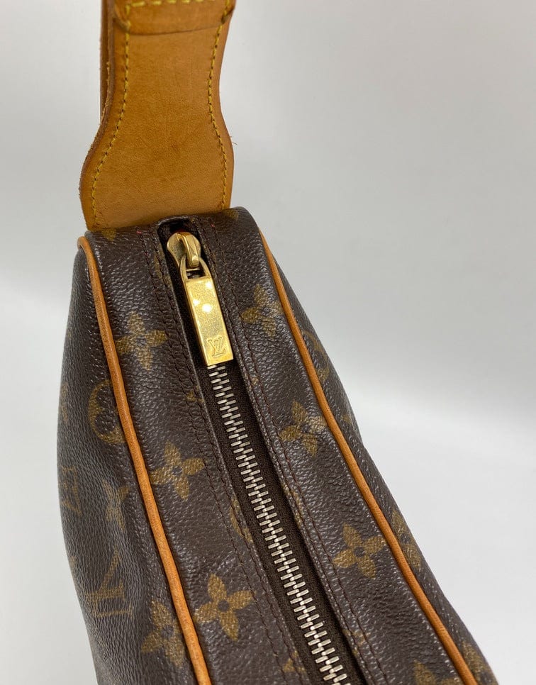 Louis Vuitton Croissant MM