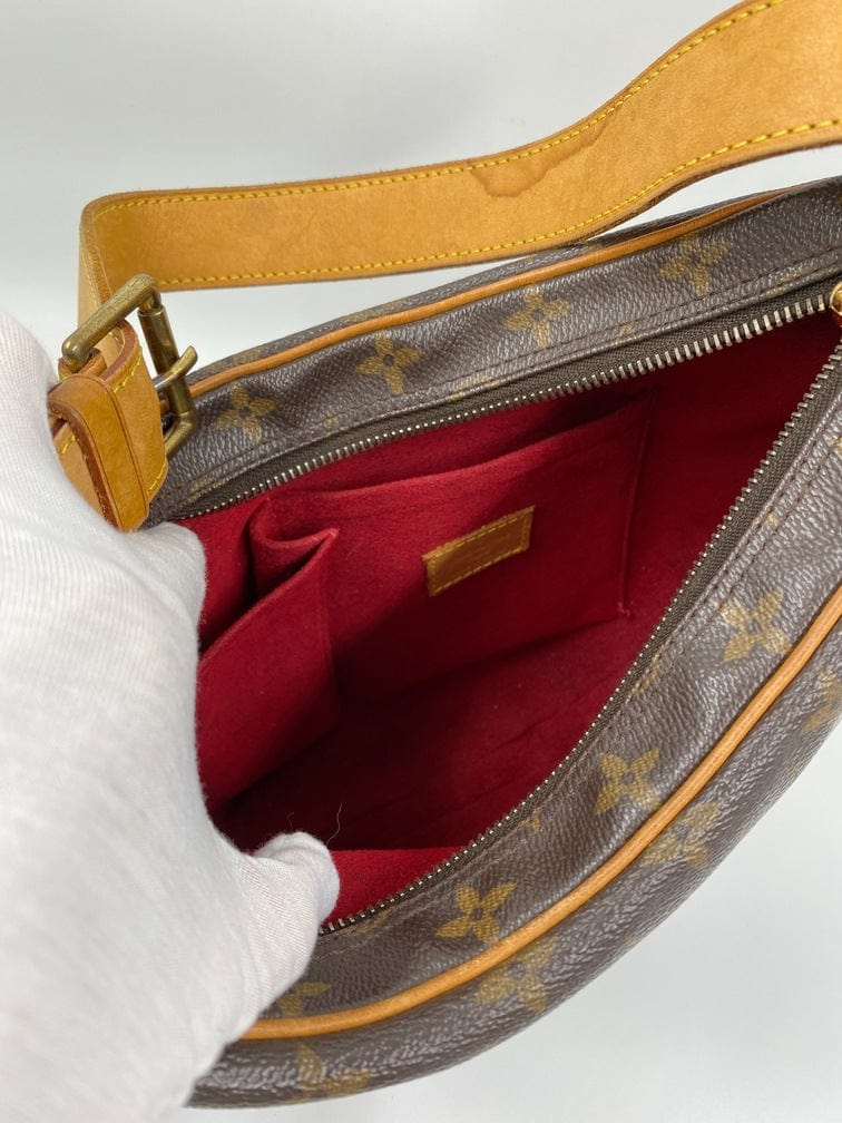 Louis Vuitton Croissant MM