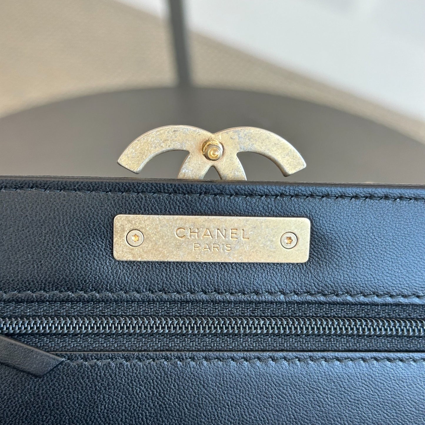 *Full Set, Receipt, 2019* WOC Wallet On Chain Quilted Lambskin Black GHW No 28