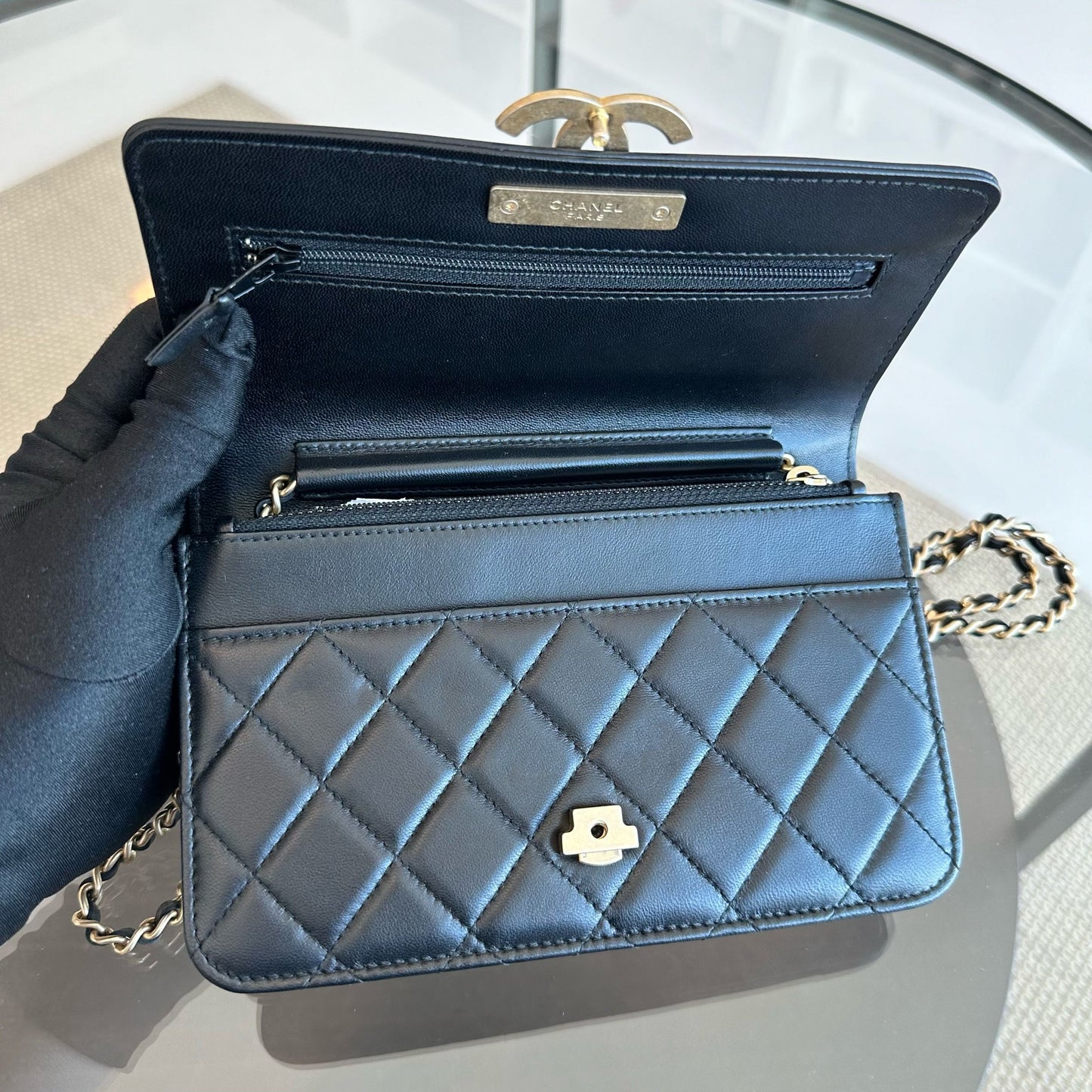 *Full Set, Receipt, 2019* WOC Wallet On Chain Quilted Lambskin Black GHW No 28