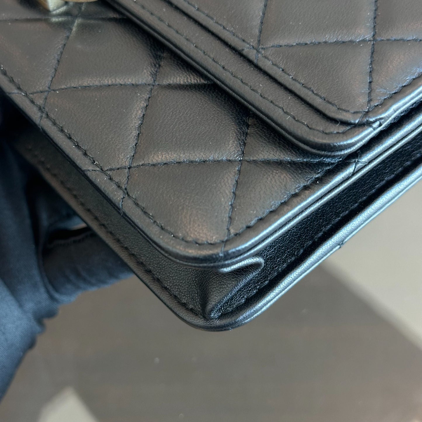 *Full Set, Receipt, 2019* WOC Wallet On Chain Quilted Lambskin Black GHW No 28