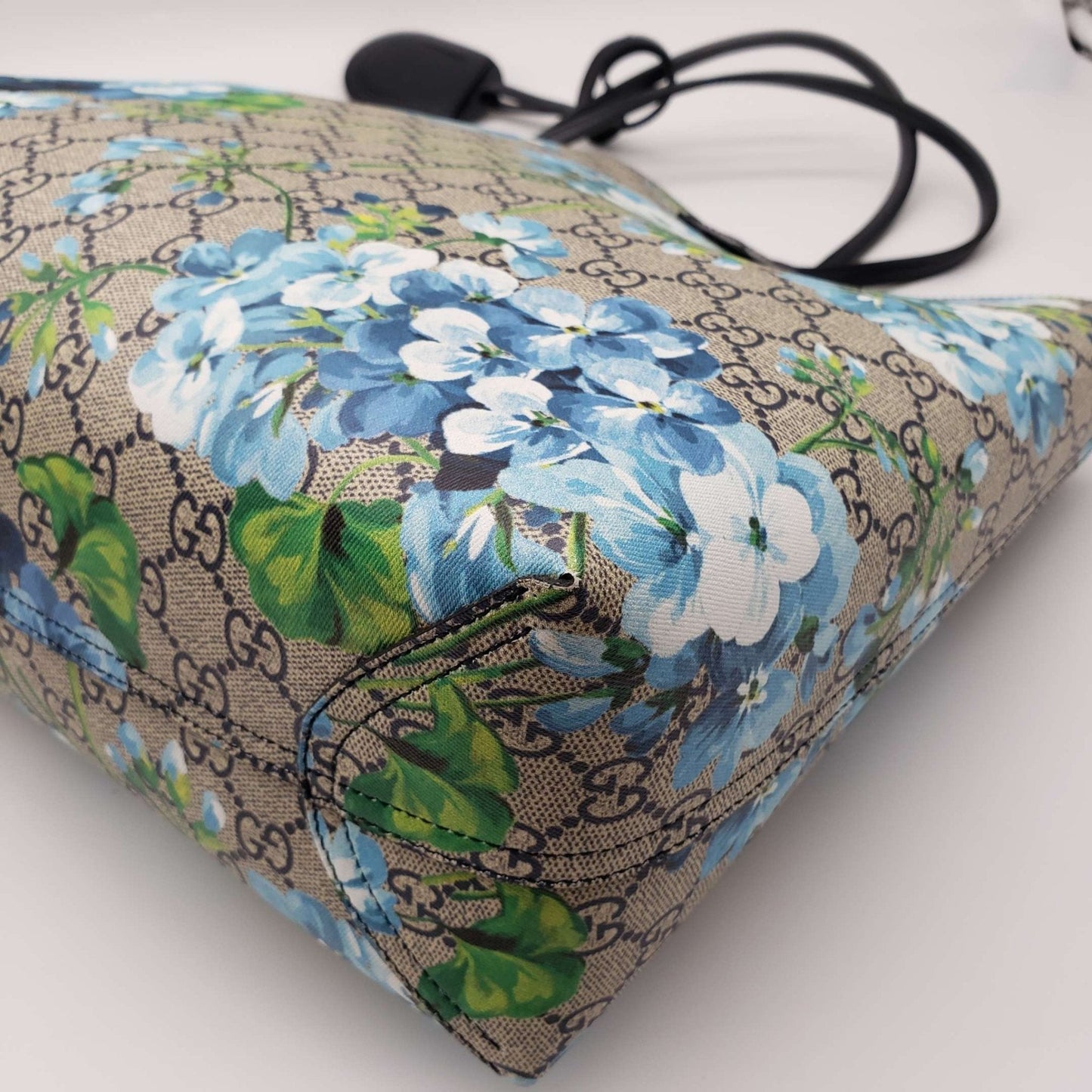 Gucci Reversible Bloom Medium Tote Blue Shoulder Bag