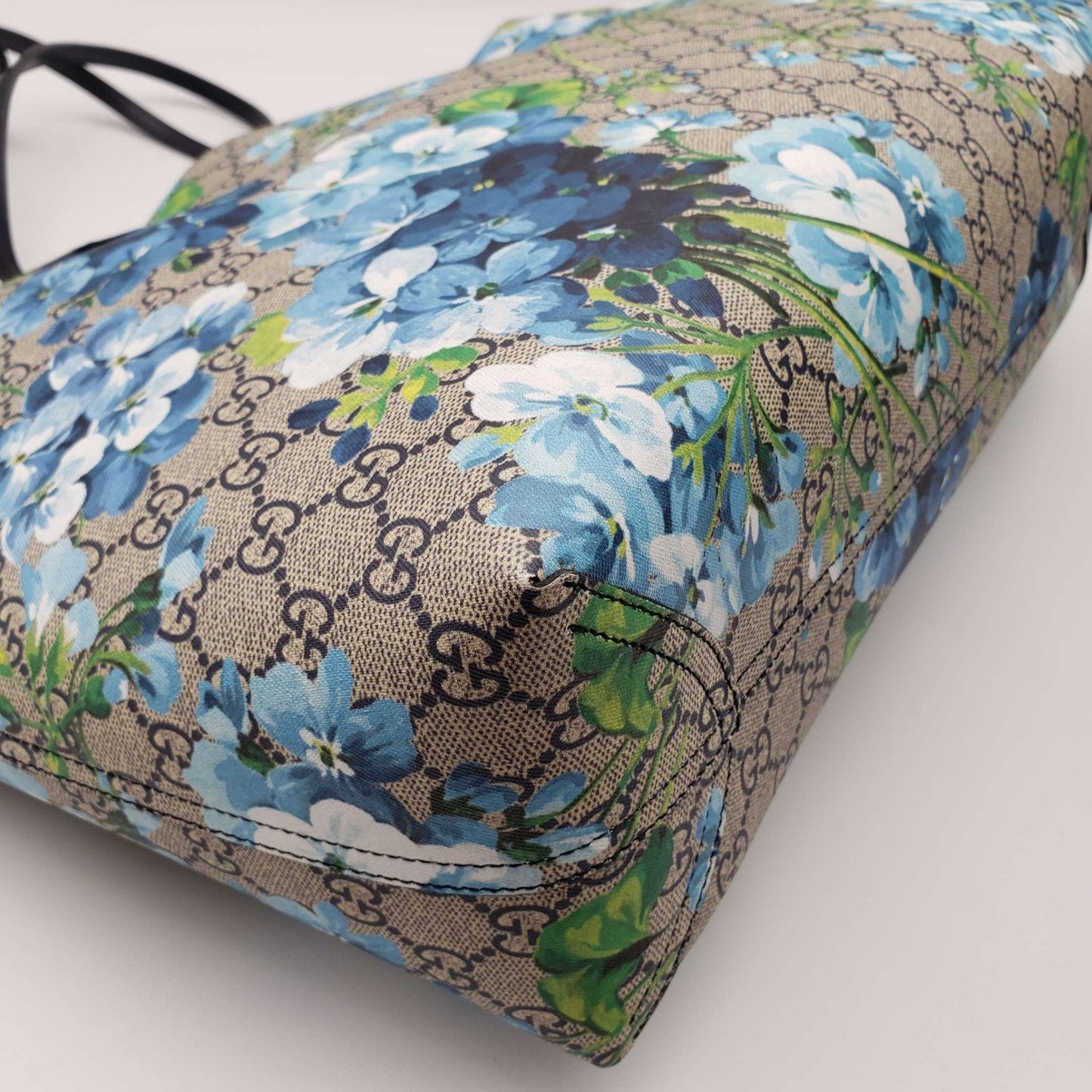 Gucci Reversible Bloom Medium Tote Blue Shoulder Bag