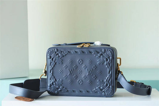 Franco Shops - Louis Vuittons  - 9937