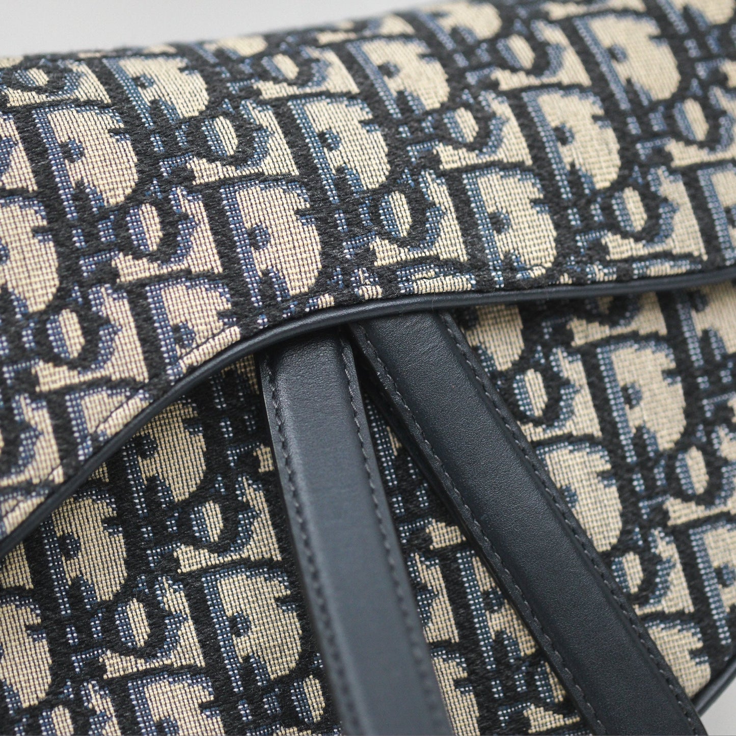 Christian Dior Saddle Bag Navy Dior Oblique Embroidery Gold Hardware