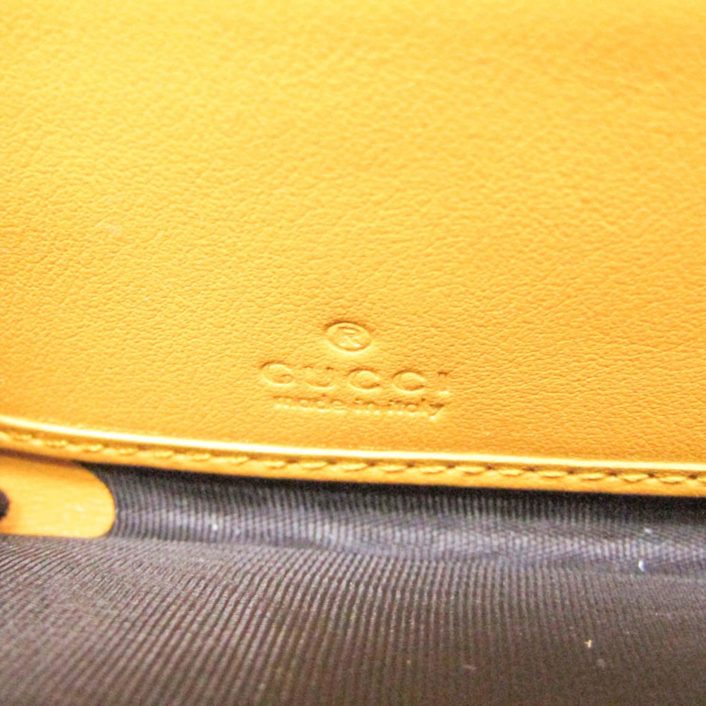 GUCCI GG embosse Wallet