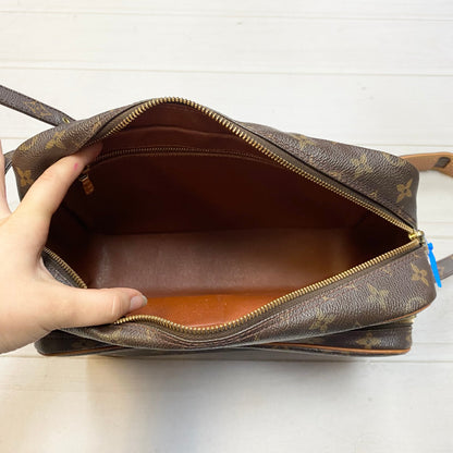 Crossbody Luxury Designer By Louis Vuitton  Size: Large