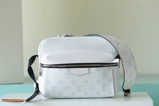 Franco Shops - Louis Vuittons  - 9949