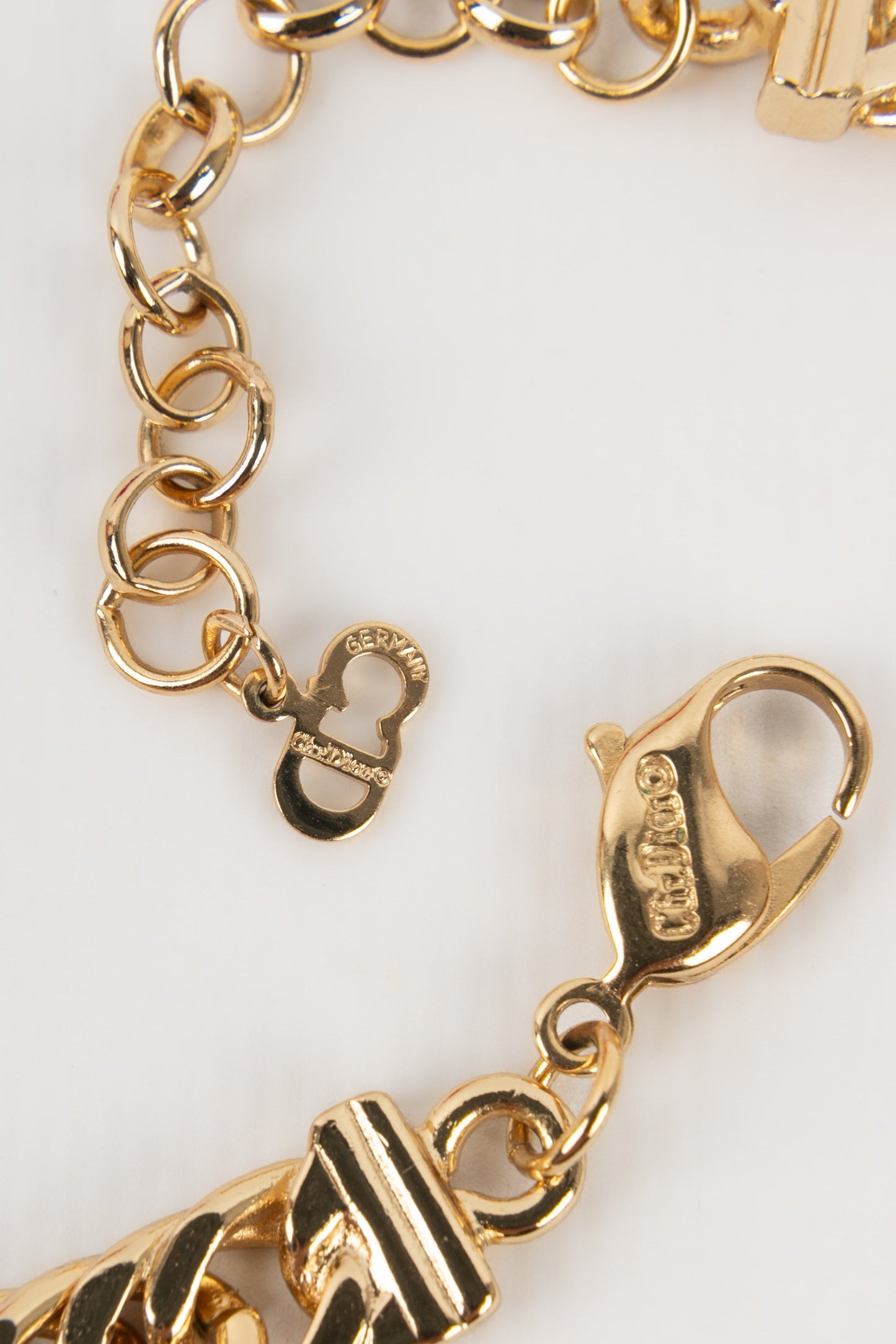 Collier court Dior