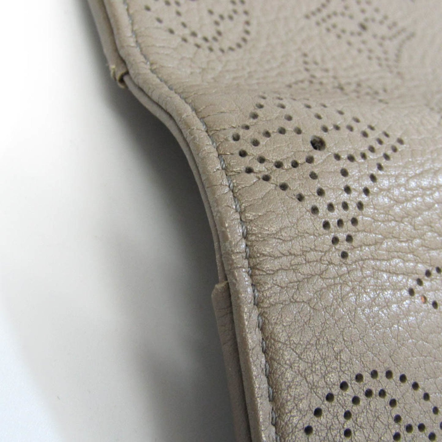 Louis Vuitton Beige Leather Mahina wallet accessories