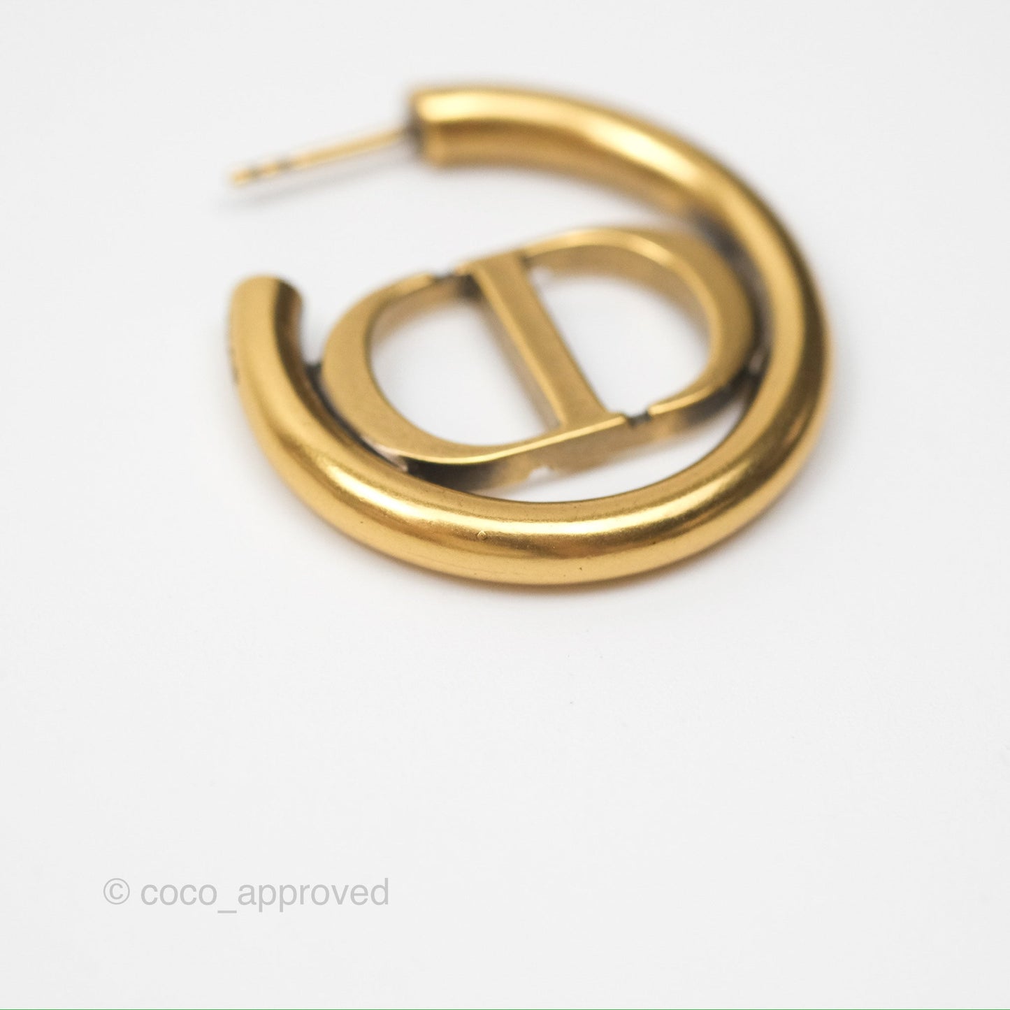 Christian Dior 30 Montaigne Hoop Earrings Gold Tone