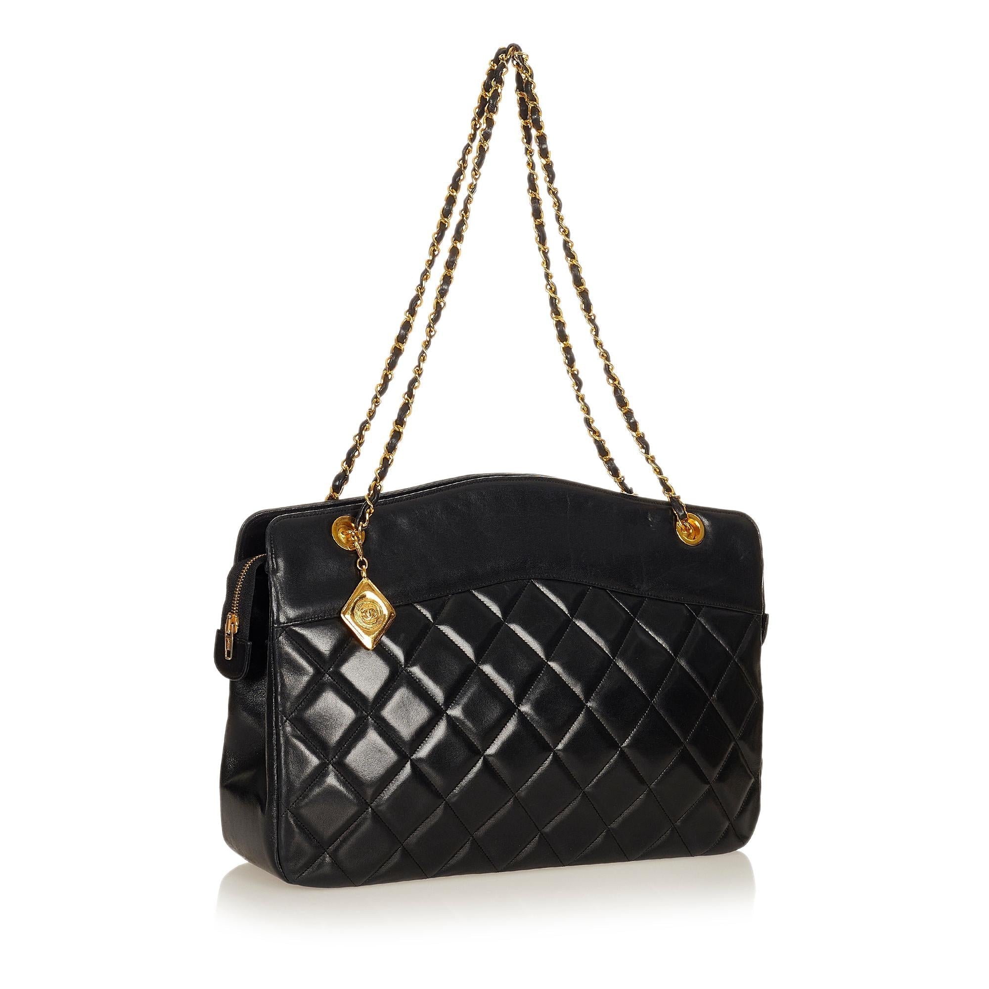 Chanel Matelasse Lambskin Leather Shoulder Bag (SHG-26964