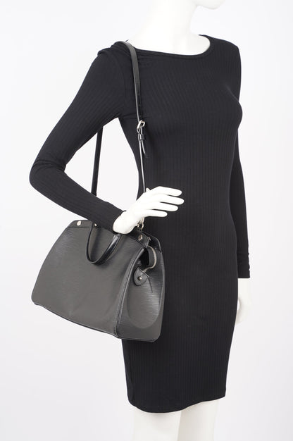 Louis Vuitton Womens Brea Black Epi Leather MM
