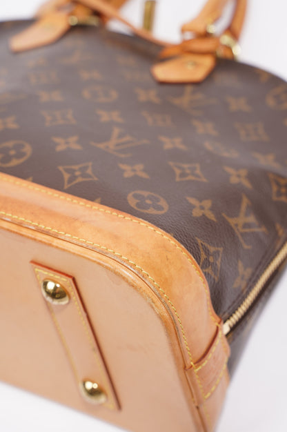 Louis Vuitton Womens Alma Monogram PM