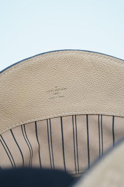 Louis Vuitton Womens Bagatelle Hobo Bag