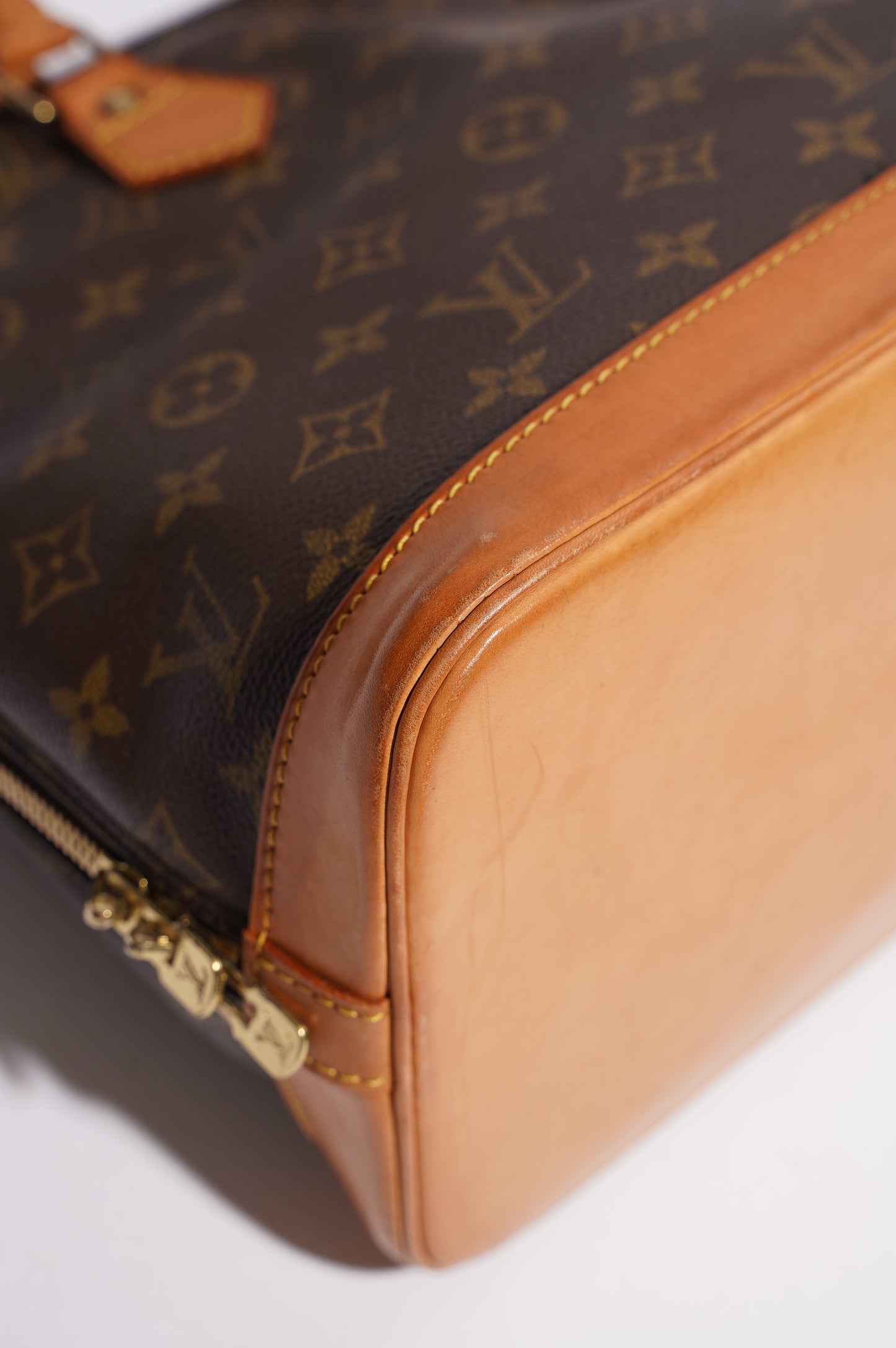 Louis Vuitton Womens Vintage Alma Monogram PM