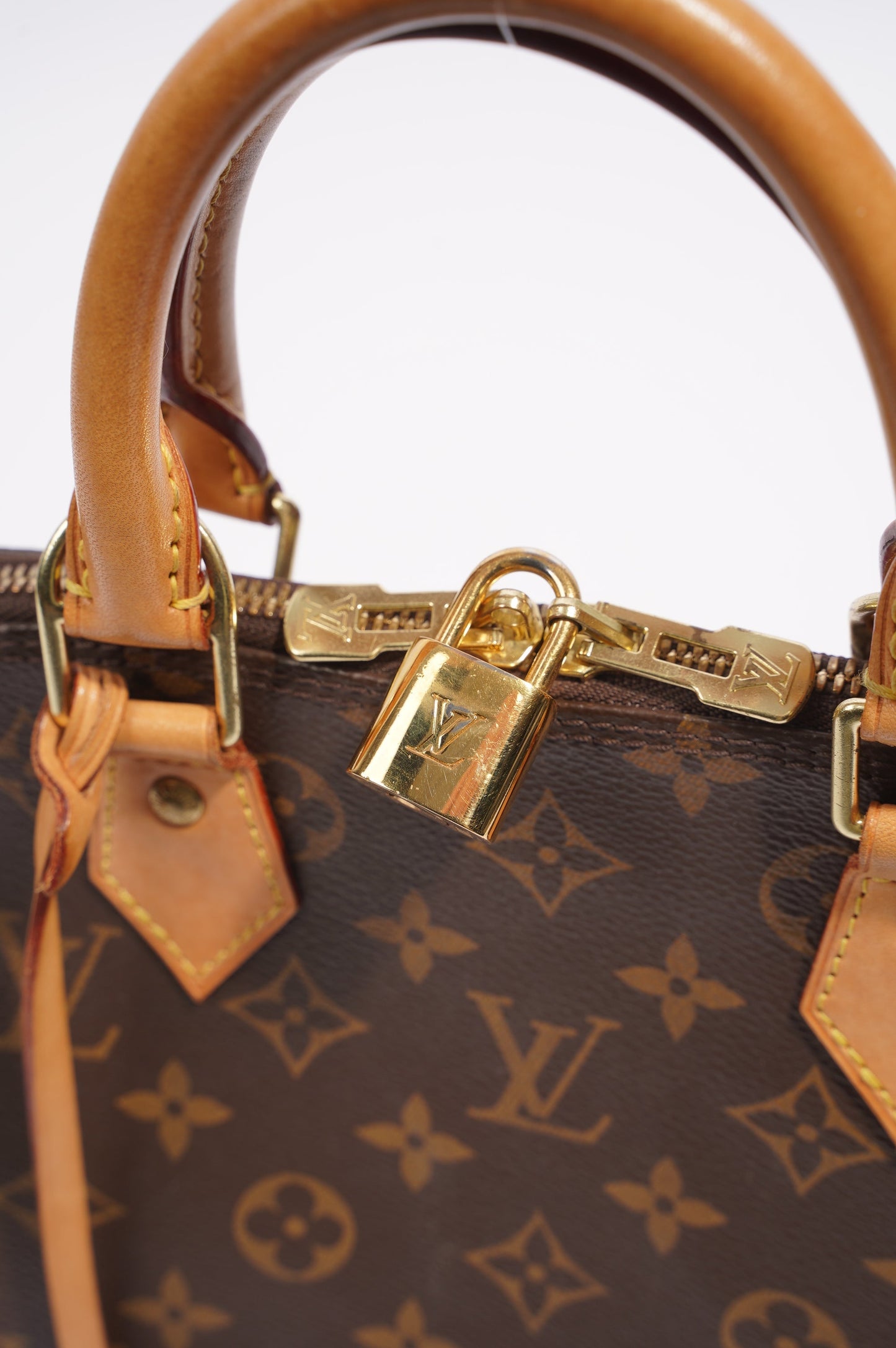 Louis Vuitton Womens Alma Monogram PM