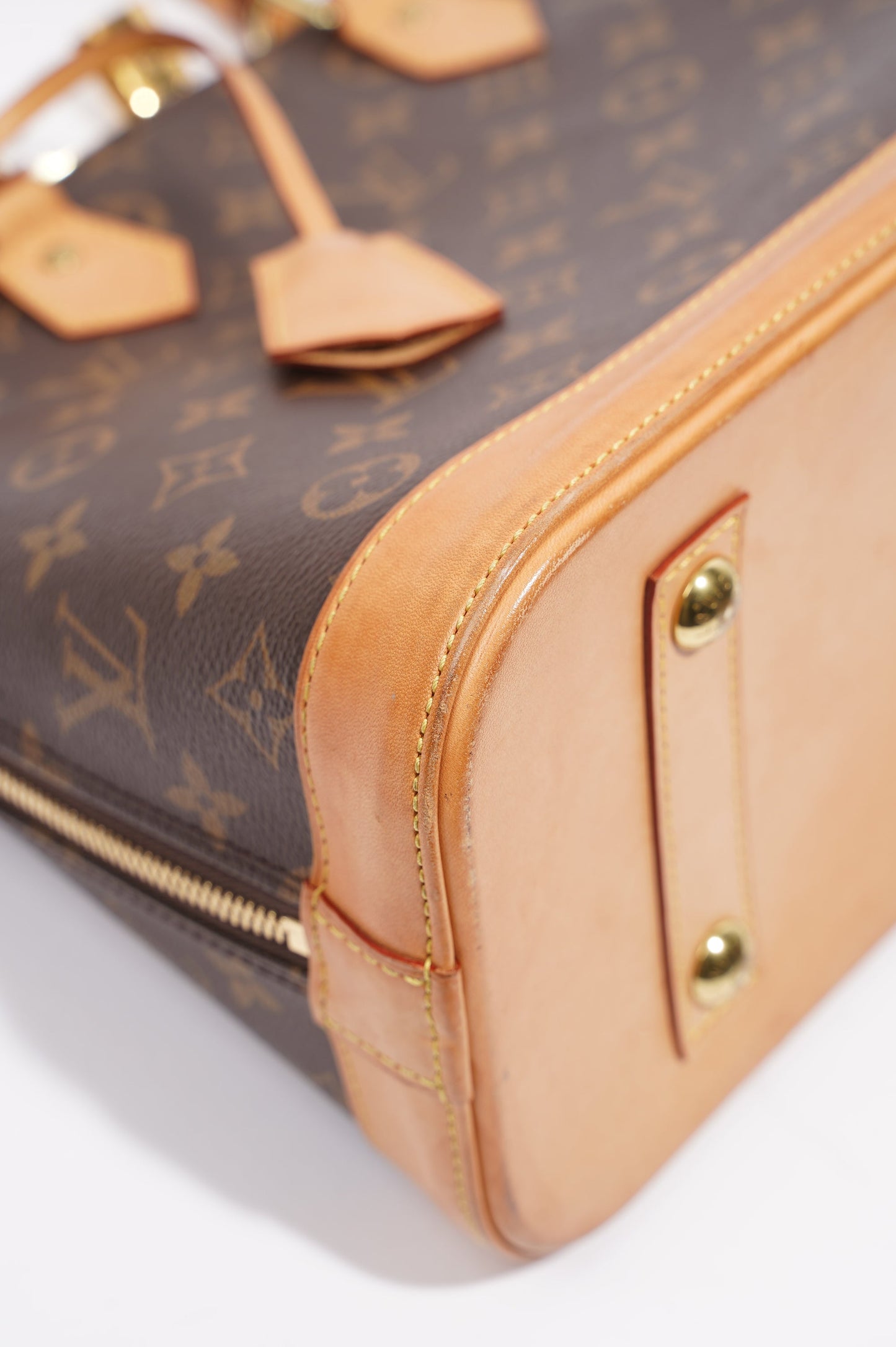 Louis Vuitton Womens Alma Monogram PM