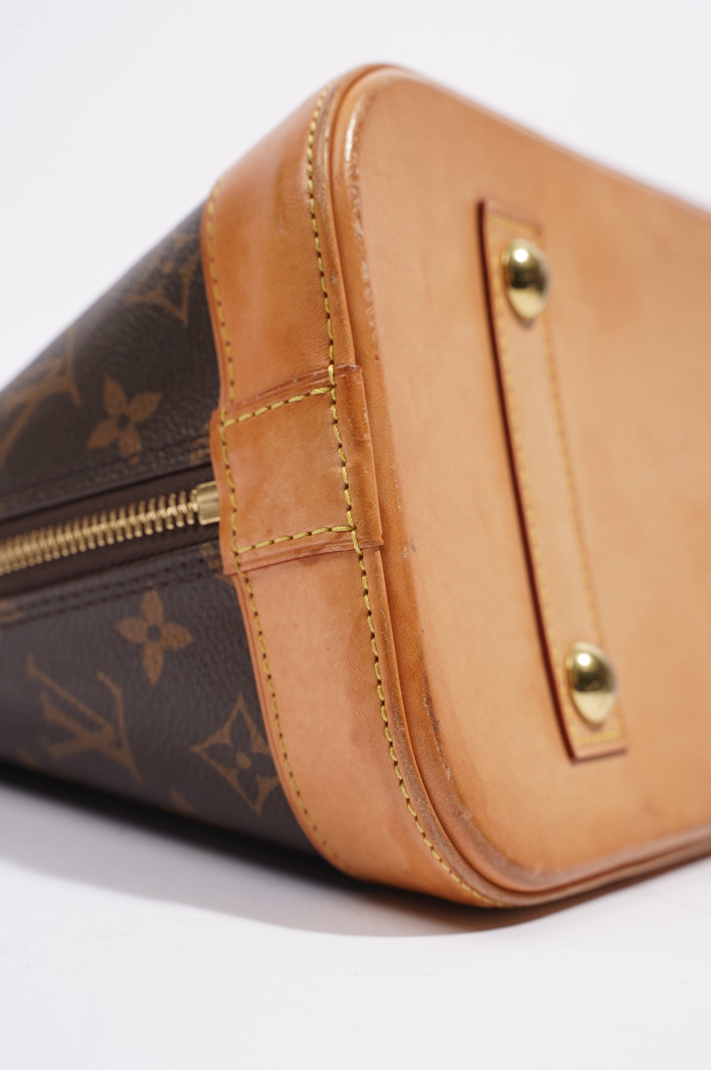 Louis Vuitton Womens Alma Monogram PM