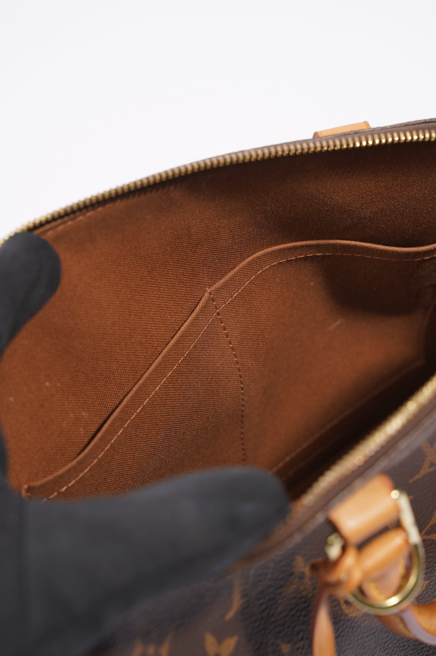 Louis Vuitton Womens Alma Monogram PM