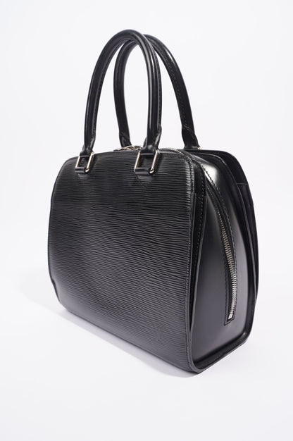 Louis Vuitton Womens Pont Neuf Black Epi Leather