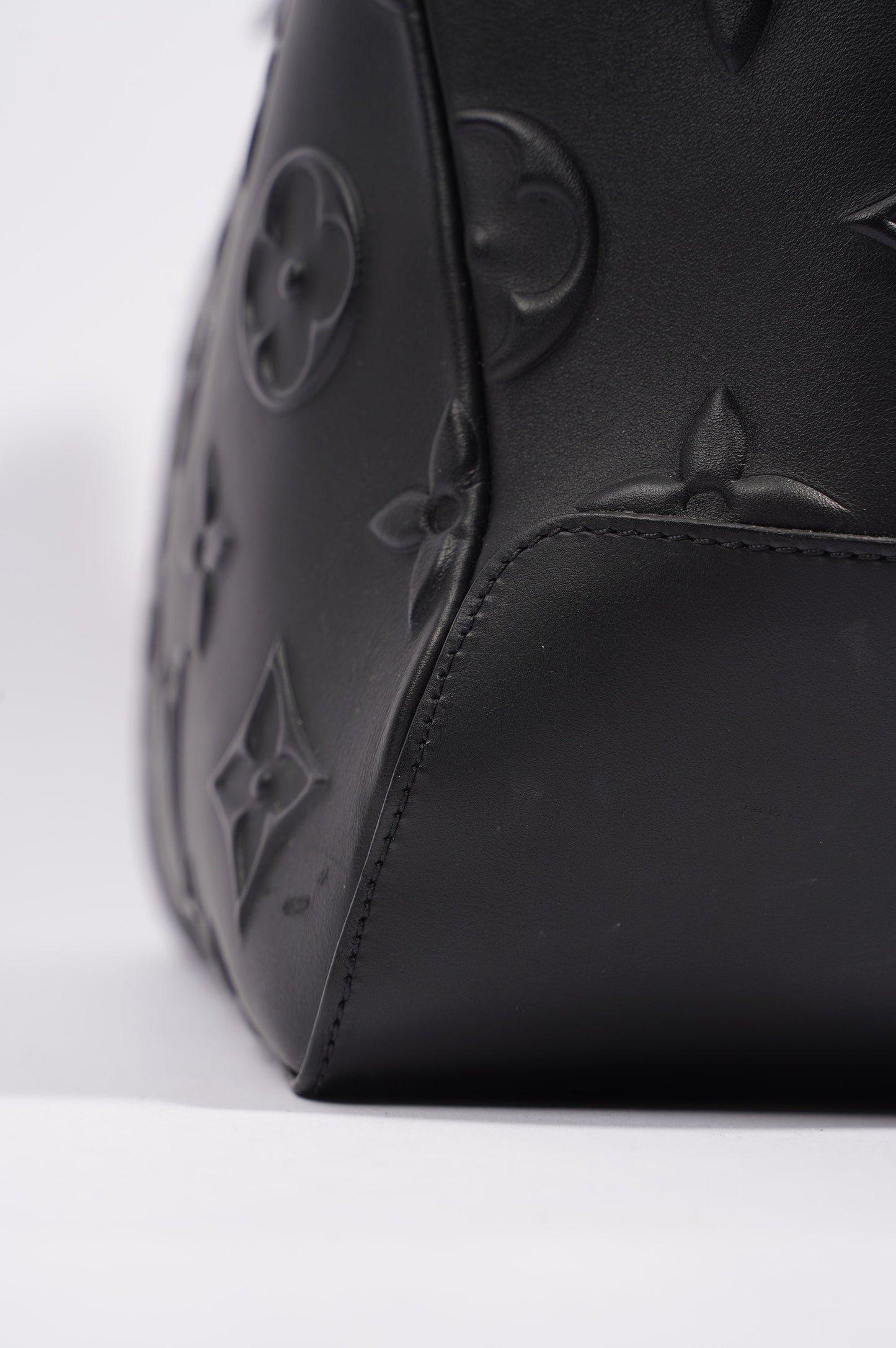 Louis Vuitton Womens Steamer Tote Black