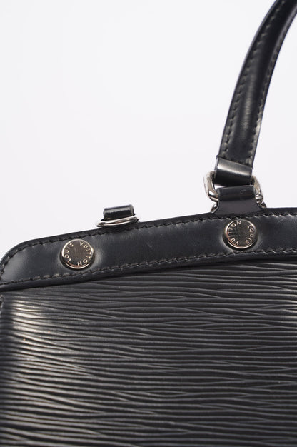 Louis Vuitton Womens Brea Black Epi Leather MM