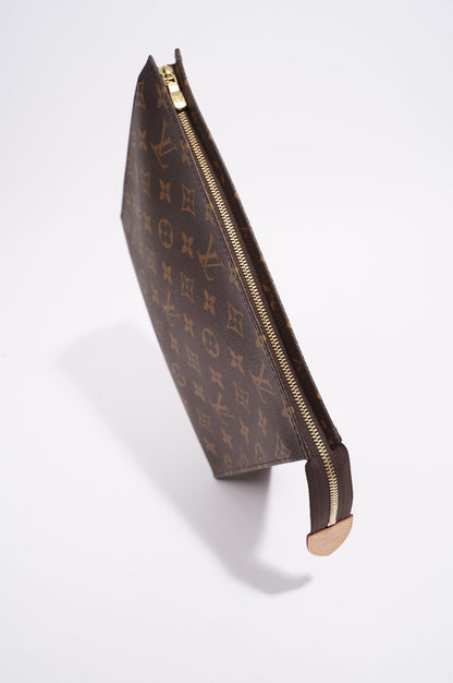 Louis Vuitton Womens Toiletry Monogram 26