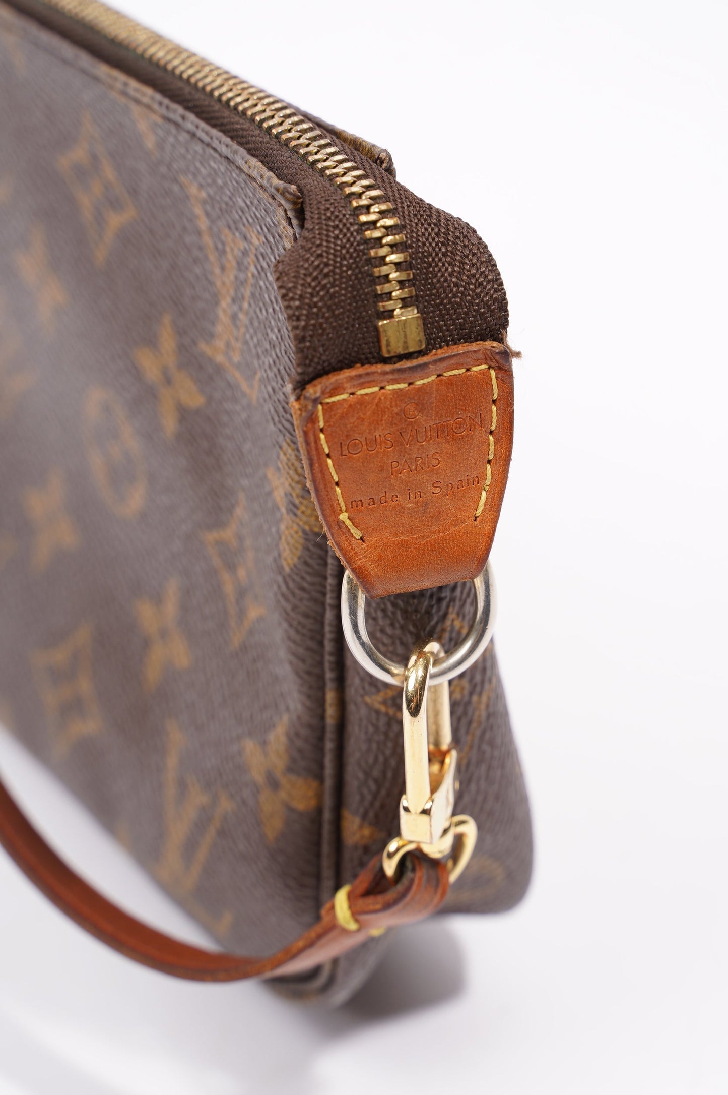 Louis Vuitton Womens Vintage Pochette Accessoire Monogram