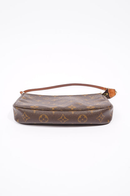 Louis Vuitton Womens Vintage Pochette Accessoire Monogram