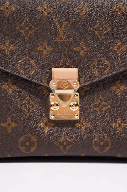 Louis Vuitton Womens Pochette Metis Monogram Canvas