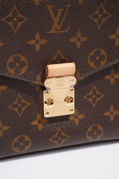 Louis Vuitton Womens Pochette Metis Monogram Canvas