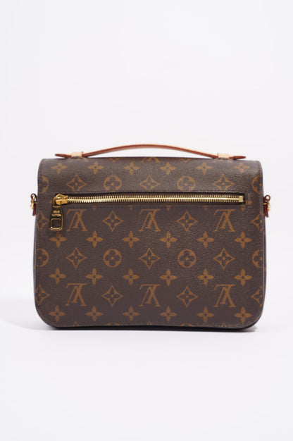Louis Vuitton Womens Pochette Metis Monogram Canvas