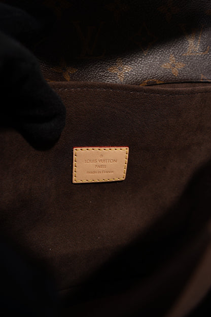 Louis Vuitton Womens Pochette Metis Monogram Canvas
